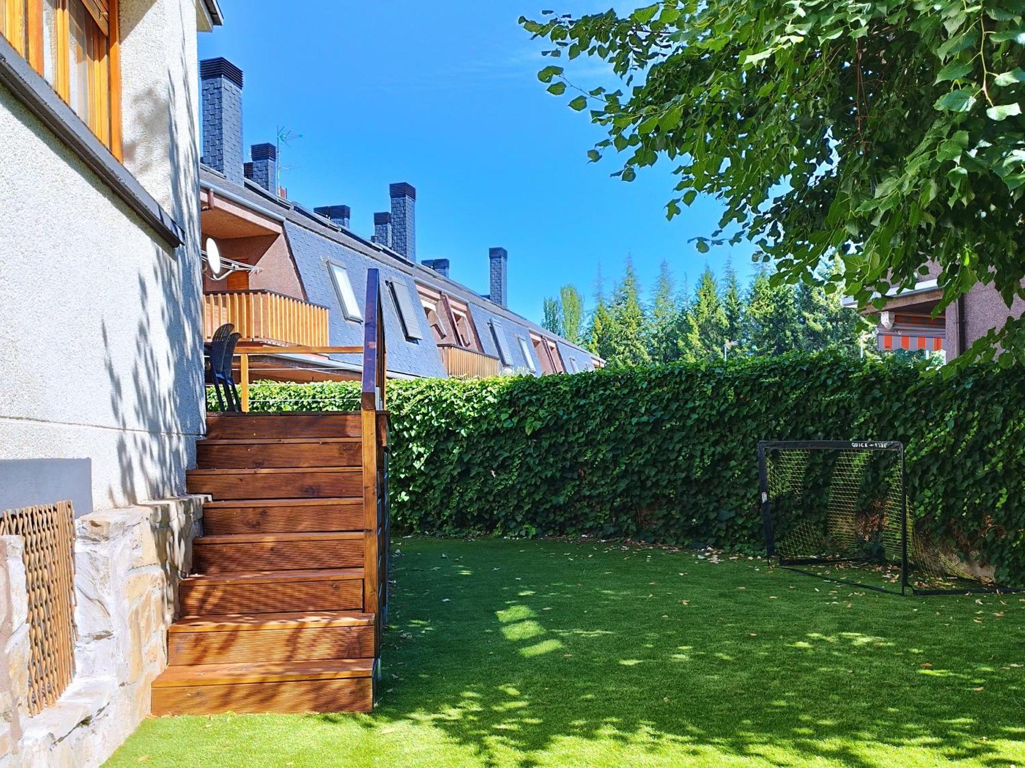 Villa San Lure Jaca Exterior foto